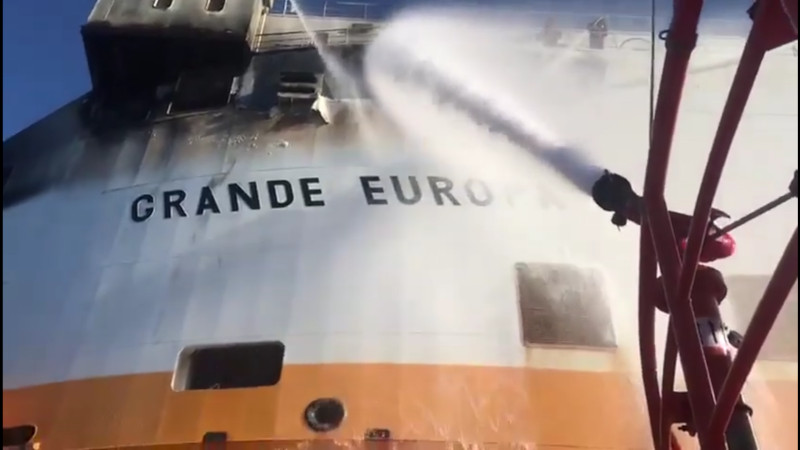 Пожар на кораба „Grande Europa“