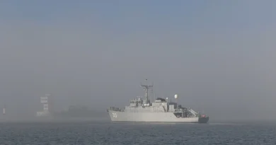 Военен кораб